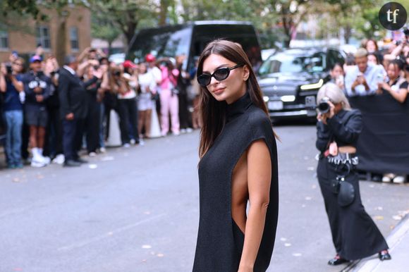 "Si sensuelle" : EmRata pose en lingerie ultra sexy et déclenche les passions sur les réseaux sociaux