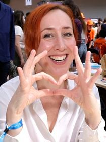 "L'apologie du cul", "Du sexe en prime time ?!" : des libertins rencontrent cette célèbre chroniqueuse de Quotidien mais ces images dérangent les internautes