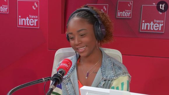 Maureen célèbre ses "fesses" de "bad girl" façon "emoji pastèque" sur ces images survoltées. Mais la chanteuse énerve les réacs et les partisans du "c'était mieux avant", un peu beaucoup boomers.