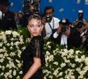 Sur les réseaux, les internautes ont estimé qu'elle n'était pas dans le thème : "Sydney Sweeney doit expliquer en quoi rendre hommage à une femme blanche est du dandysme noir".