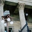 "Qui garantit notre sécurité?" : Une assistante sociale victime de viol en prison, le système judiciaire remis en question