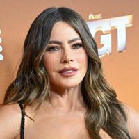 "La femme la plus sexy du monde" : en maillot de bain ultra décolleté, Sofia Vergara rend fous les internautes