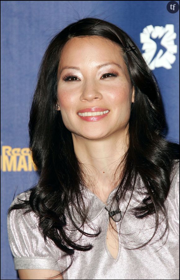 LUCY LIU ! C'est bel et bien la Drôle de Dame si badass et déconcertante d'impassibilité qui a décidé de rejoindre la team de ce sequel. La comédienne est revenue en douceur récemment en tenant l'affiche de Presence, le film d'épouvante expérimental de Steven Soderbergh. Comme son amie Cameron Diaz, Lucy Liu était plutôt en retrait des écrans ces dernières années.
