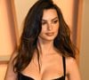 Emily Ratajkowski enfin prise au sérieux ? Hier insultée par bien des femmes pour ses selfie et son hyper sexualisation (désirée ou non) la plus célèbre mannequin du monde est aujourd'hui célébrée pour ses tacles virulents envers l'expédition spatiale de Katy Perry.