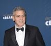 George Clooney a cependant mis en garde Lucas Bravo. "Attention, chaque couple d'amis qu'elle a matchmaké (qu'elle a fait se rencontrer, NDLR), aujourd'hui sont séparés et on ne les voit plus", a-t-il ironisé.