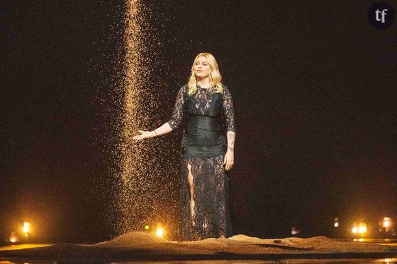 "Tu as vachement maigri", "tu n'as pas l'air heureuse" : Louane inquiète ses fans sur une nouvelle photo