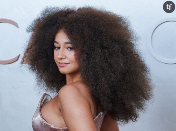 Pour d'autres au contraire, la tenue de Lena est un message politique source de joie. "Sublime ! Retenons quand même que si elle avait voulu étudier dans cette tenue elle aurait été recalée à l’entrée", remarque une abonnée.