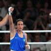 "Quand j'étais harcelée, je m’enfermais dans ma chambre olympique et je pleurais des heures", témoigne la championne algérienne Imane Khelif