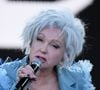 Fort heureusement, les fans viennent coiffer au poteau le sexisme ordinaire. "Cyndi Lauper vieillit normalement et prend du poids. Ce qui est inquiétant, c'est que d'autres célébrités vieillissent et paraissent ultra minces et frêles", tente ainsi un internaute.