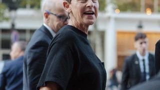 "Elle est si vieille", "C'est un mec ?", "Quelle tristesse" : cette superstar lesbienne s'affiche aux côtés de sa femme, elle est victime d'âgisme et de lesbophobie