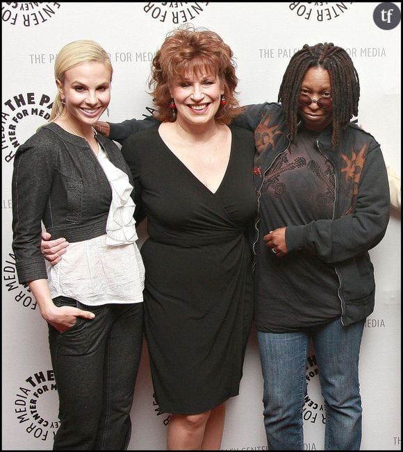 Les soutifs hier brûlés, aujourd'hui balancés ! Voilà ce que défend Whoopie Goldberg, avec son habituelle bonhommie.