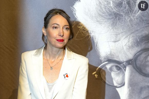 Jeanne Cherhal ajoute d'ailleurs : "Je trouve indécent que cette question se pose encore après le nombre de prises de parole qui expliquent l’état de sidération dans lequel la victime se trouve". Une déclaration féministe en osmose avec les convictions de la star de la chanson.