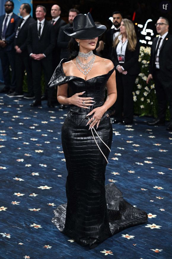 Non, selon les internautes, qui dénoncent la présence de North, la fille de 11 ans de Kim Kardashian au MET Gala 2025.