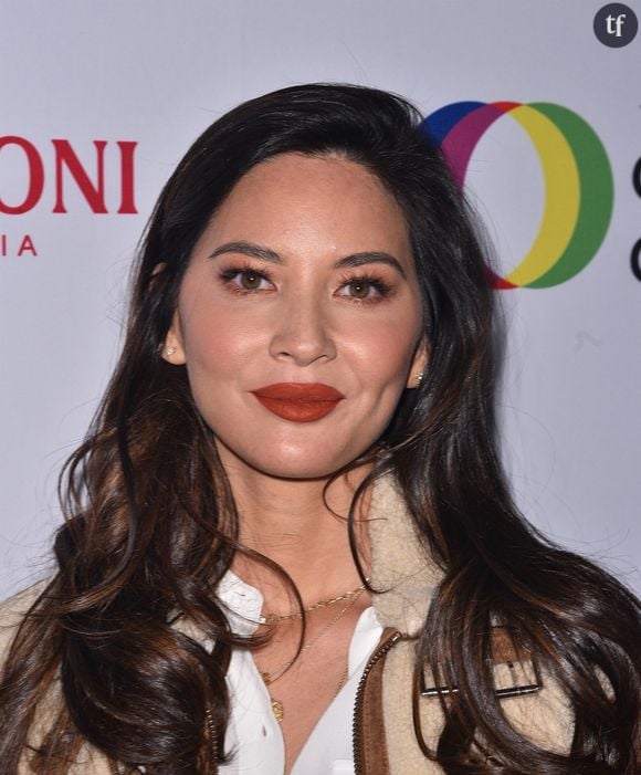 Quand elle se plaint, Olivia Munn commence à se faire entendre. Sauf qu'on lui propose... "une énorme somme d'argent, un chèque, une somme à sept chiffres en guise d'excuses", déplore-t-elle. Une méthode habituelle quand il est question de personnalités puissantes en coulisses. Il s'agit d'un accord de confidentialité. L'idée ? Acheter le silence, tout simplement.