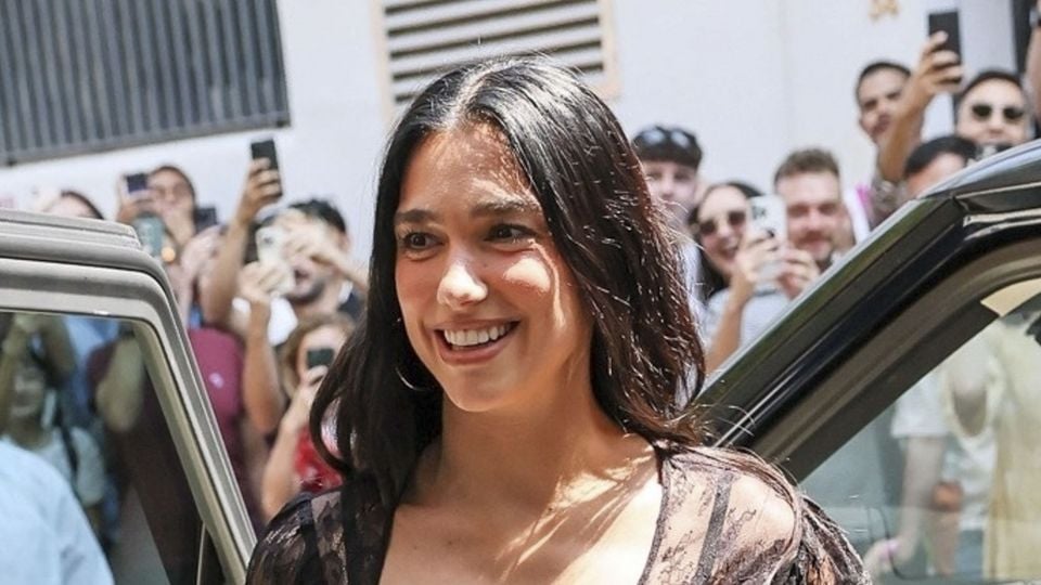 "Ils filment sous les jupes" : aux concerts de Dua Lipa, les prédateurs présents
