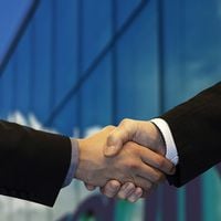 "Se serrer la main = se serrer le pénis" : cet expert dénonce le manque d'hygiène atroce des hommes