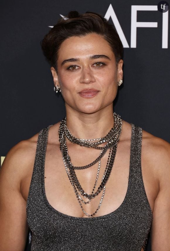 La star de Ant Man et Mission : Impossible, de Twisters et du très très chaud Love Lies Bleeding avec Kristen Stewart, l'inénarrable Katy O' Brian, se dévoile en lingerie dans la plus sensuelle des tenues : la naked dress.