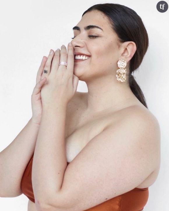 A l'heure de l'ère Ozempic, où l'ultra-maigreur a fait son grand come back dans le monde de la mode (la mannequin body positive Irena Drezi résiste, ainsi qu'Ashley Graham), et à Hollywood où son usage est très controversé, elles deviennent de plus en plus rares, les porte-étendards body positive. Vous savez, cette militance qui combat la grossophobie et s'érige pour la diversité des corps, et plus encore des corps féminins. Et justement, Harmony Albertini est de ces femmes qui aujourd'hui osent élever la voix.