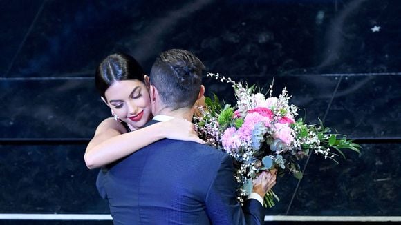 "Mais c'est pas une bague !" : Georgina (enfin) fiancée à Cristiano Ronaldo, sa bague de fiançailles fait le buzz