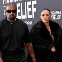 “C’est de la maltraitance”, la femme de Kanye West totalement nue aux Grammys, les internautes s’inquiètent