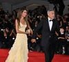 Aux bras de son cher et tendre George, l'avocate et conférencière est plus lumineuse que jamais. L'effet secondaire bienheureux de l'amour pour Amal. Les images relayées par Paris Match témoignent de cet halo... Aura malheureusement malmenée par les internautes.
