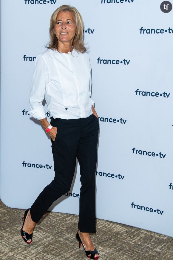 "C’est peut-être dur ce que je dis, mais j’ai plutôt ce sentiment-là. Tout en étant pas mal. Une vie à deux, c’est aussi beaucoup d’efforts, beaucoup de concessions, c’est aussi moins de liberté peut-être...", développe encore Claire Chazal sur le plateau de C l'hebdo.