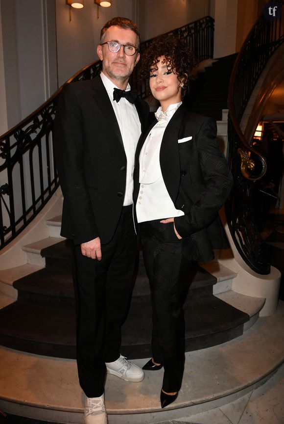 Loïc Prigent, expert des tweets acidulés, de ceux que lit si bien Catherine Deneuve, connaît la sphère fashion sur le bout des doigts. Et d'autant plus, ses travers. Comme son sexisme décomplexé, même "de la part des femmes et des gays".