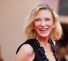 "Si sexy" : Cate Blanchett ose un robe hyper décolletée et rayonne en diva glamour, iconoclaste et queer