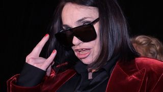 “Tu prends perpét !” : Béatrice Dalle explique pourquoi elle n’est pas maman, et sa réponse ne ressemble qu’à elle