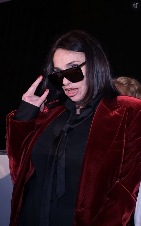 “Tu prends perpét !” : Béatrice Dalle explique pourquoi elle n’est pas maman, et sa réponse ne ressemble qu’à elle