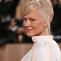 "J'ai essayé de lui..." : Pamela Anderson libère la parole sur cette relation hyper toxique et ses graves conséquences sur sa vie