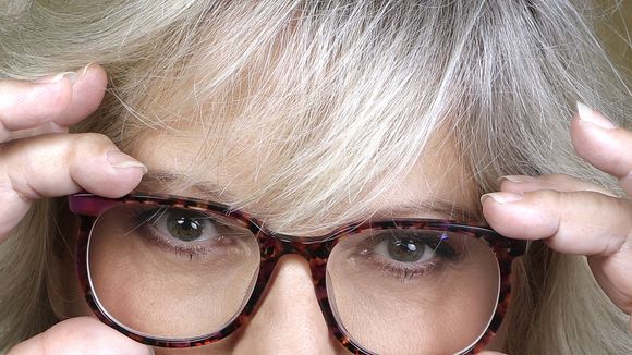 "L'autre c*nne" : cette star du PAF insultée devant chez elle, elle dénonce harcèlement et sexisme