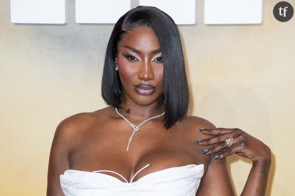 “Juste pour le buzz”, “la honte” : Aya Nakamura, Shay, Polska… Les looks dénudés font polémique à la cérémonie des Flammes