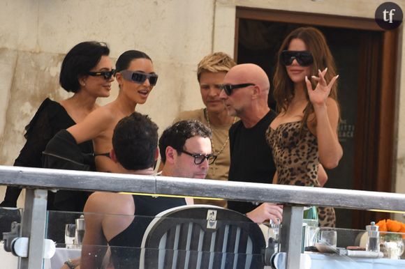 Des arrivées accueillies par la colère de beaucoup d’internautes : “Actuellement en train de tous les unfollow”, “le cast entier du procès de Diddy”, “Mangez les riches”, “Certaines des personnes les plus insupportables de l’histoire, tous réunis”, “Tout me dégoûte : de leurs tenues à leurs croyances politiques”.