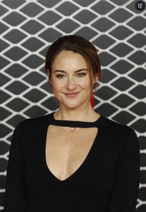 Mais l'amour alors ? Et bien, elle semble l'avoir trouvé dans les bras d'une frenchie bien connu. Qui a déjà fait pulser plus d'un palpitant. Et s'est même imposé comme un sex symbol hexagonal... Lucas Bravo bien sûr. Leur couple a été officialisé sur Instagram !