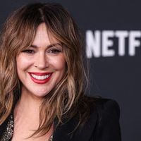 "Je me débarrasse de ce corps sexualisé" : Alyssa Milano retire ses implants mammaires et ses fans applaudissent son geste