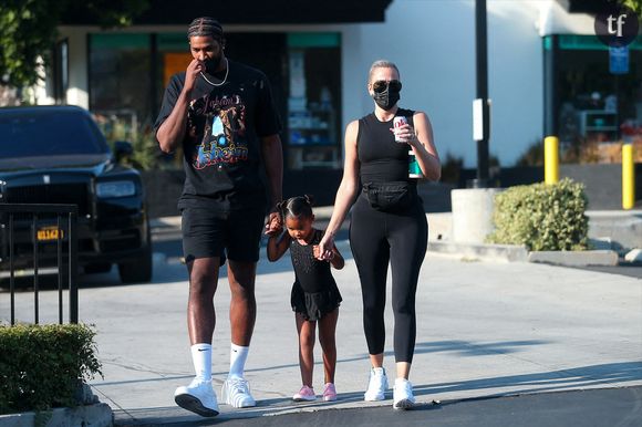 "Mes enfants sont ma priorité"

En mars dernier, elle s'était déjà confiée sur son abstinence : "Ça fait si longtemps que je n'ai pas fait l'amour, j'ai l'impression d'être vierge de nouveau". 

La dernière relation publique de Khloé Kardashian était avec Tristan Thompson, célèbre joueur de basket américain. Le couple a eu deux enfants ensemble, True et Tatum, avant de se séparer fin 2021. Leur relation a été marquée par de nombreux scandales d'infidélité sur infidélité de la part du sportif.