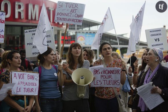 À sa sortie de prison, Bertrand Cantat a retrouvé sa célébrité là où il l'avait laissée, sortant plusieurs albums et remontant plusieurs fois sur scène.