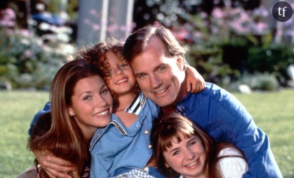 Stephen Collins vit désormais avec une fan de la série... De 40 ans moins que lui