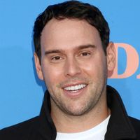 “Quelle honte !”, “Il a 50 ans !” : Sydney Sweeney en couple avec l’ennemi juré de Taylor Swift, elle se fait (encore) clasher