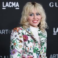 "Mais c'est quoi ce truc ?" : le petit ami de Miley Cyrus insulté sur les réseaux sociaux