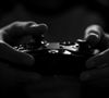 Le jeu en vient au point de faire simuler au joueur des viols ou des pratiques incestueuses.