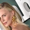 “Je vis une sexualité comme jamais” : À 49 ans, Charlize Theron revendique sa liberté sans complexe