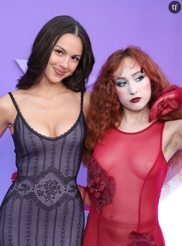 Addison Rae, Billie Eilish, Chappell Roan… Leur santé mentale fait autant partie de leur quotidien que leurs concerts spectaculaires. Et elles en parlent frontalement : la preuve en témoignages puissants, à l’occasion de cette Semaine de la santé mentale. “... Je me fiche que vous m'estimiez égoïste parce que je refuse une photo ou un câlin", témoigne ainsi Chappell Roan. Tout cela n'est pas normal, tout cela est bizarre. Je ne les accepte pas"