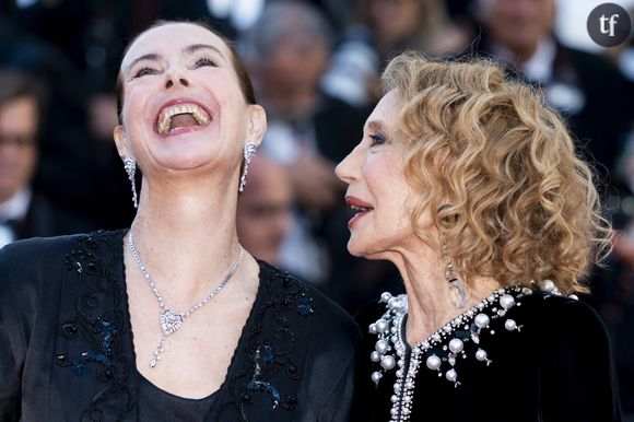 Carole Bouquet a engendré d'acerbes réactions. "Déjeuner avec Godard c'est non alors qu'avec Gérard", "Et Depardieu ?", "Un mec qui agresse des femmes ça te gêne moins", "Et le repas avec Gégé ?", "Depardieu c'est un bon vivant à ses yeux", lit-on au fil des retours de spectateurs et spectatrices indignés.