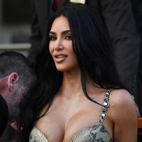 "Ils vont si mal ensemble", "La blague !" : Kim Kardashian en couple avec ce sex symbol d'à peine 30 ans ? La folle rumeur qui sidère les internautes
