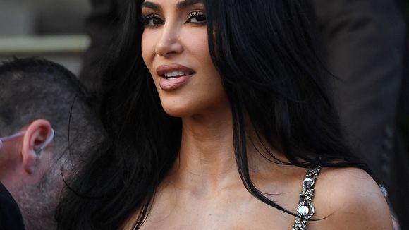 "Ils vont si mal ensemble", "La blague !" : Kim Kardashian en couple avec ce sex symbol d'à peine 30 ans ? La folle rumeur qui sidère les internautes