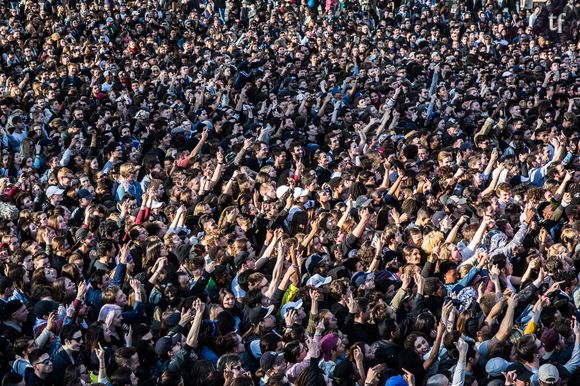 Nekfeu a été placé en garde à vue suite à plusieurs plaintes. Jusqu’alors les plaintes de son ex compagne - dont celle pour “violence sur ex-conjoint en présence d’un mineur” (leur propre enfant) avaient été classées sans suite par le parquet de Paris - ce qui est le cas d’énormément de plaintes pour violences.