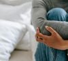 "Une nuit alors qu’elle est de garde à sa caserne, Angela, 22 ans, prend peur au moment de partir en intervention avec certains de ses collègues", relate ainsi l'enquête de France Inter, en rapportant les raisons de l'inquiétude de cette femme pompier : les remarques et attitudes de ses collègues, dont elle préfère taire les noms. "Elle va rester enfermée dans la chambre des femmes sans répondre aux alertes de son bipeur".