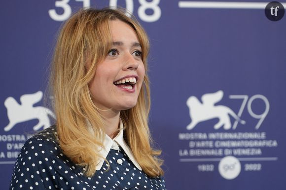 "Je n'avais pas de collègue avec qui plaisanter. A qui dire : hey, c'est dérangeant !... J'avais l'impression de me sentir exposée... Au fil des années je suis devenue consciente de ce qui est réellement nécessaire ou pas. Maintenant, je me demande plutôt : “Avons-nous besoin de ça ? Y a-t-il un moyen de raconter cette histoire avec un simple regard ou un simple baiser ?"